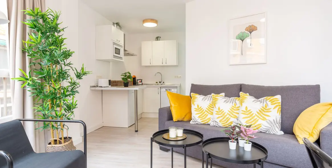 Sale of middle floor apartment in Málaga Centro 5