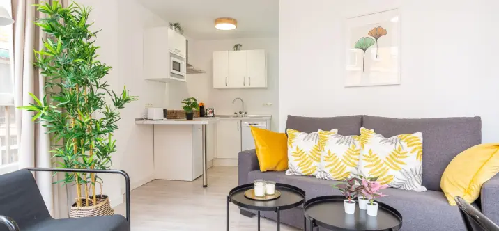 Sale of middle floor apartment in Málaga Centro 4