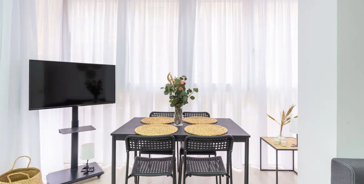 Sale of middle floor apartment in Málaga Centro 10