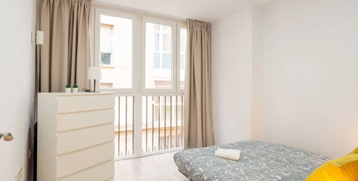 Sale of middle floor apartment in Málaga Centro 13