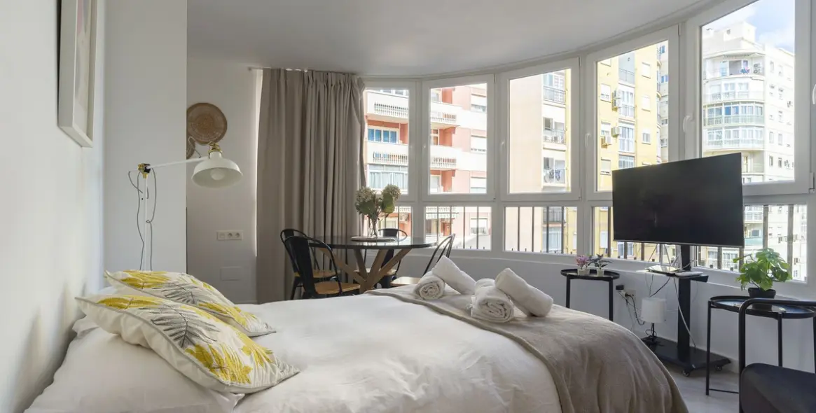 Sale of middle floor apartment in Málaga Centro 17