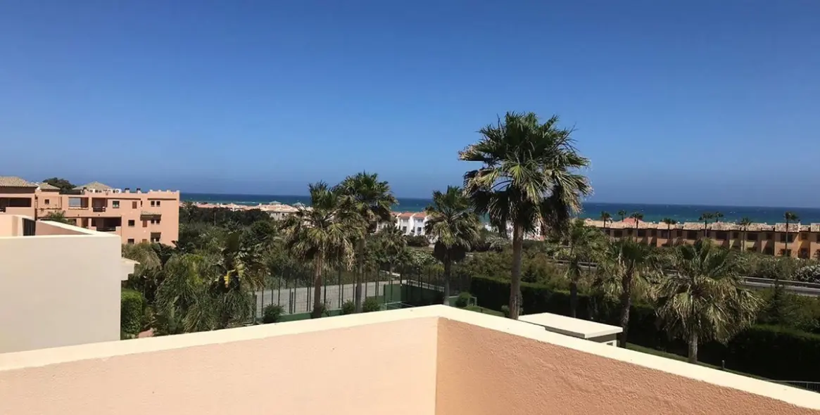 Sale of penthouse in Manilva 5