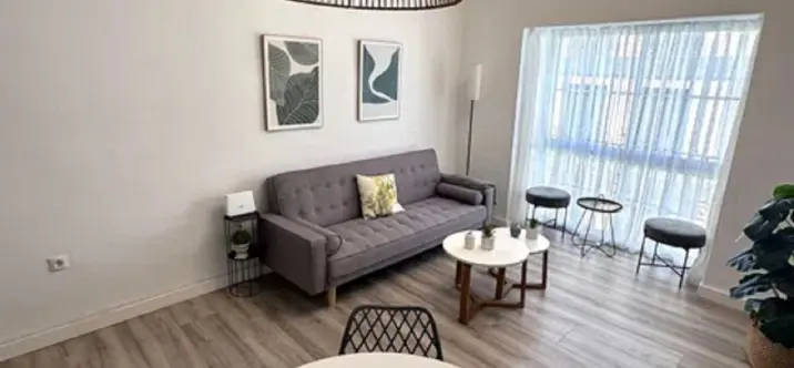 Sale of middle floor apartment in Málaga Centro 0