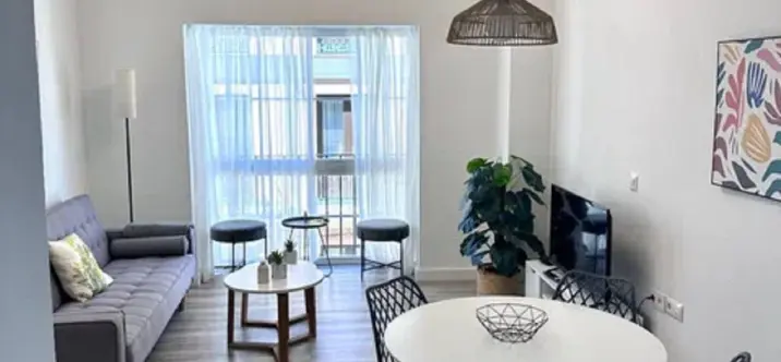 Sale of middle floor apartment in Málaga Centro 3