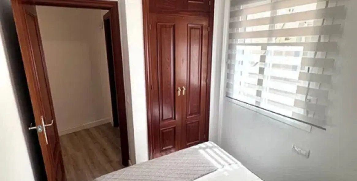 Sale of middle floor apartment in Málaga Centro 10