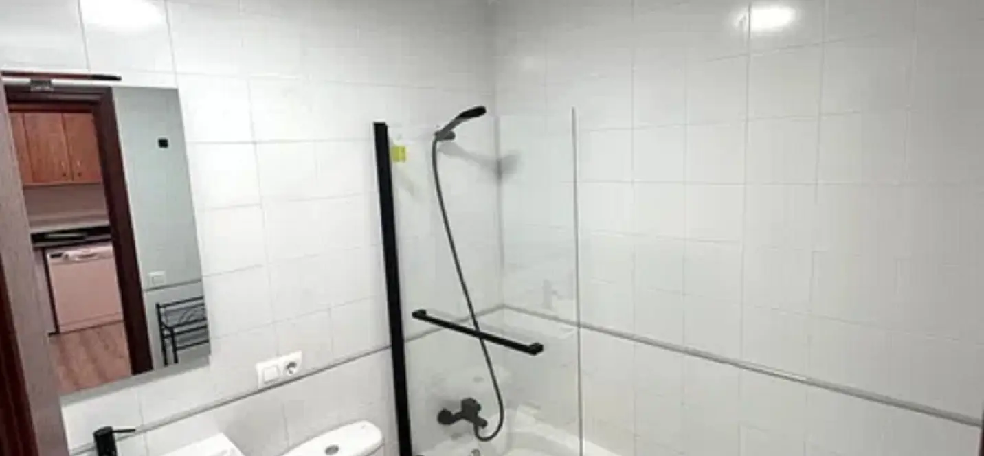 Sale of middle floor apartment in Málaga Centro 2