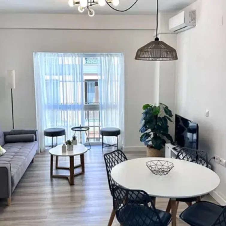 Sale of middle floor apartment in Málaga Centro