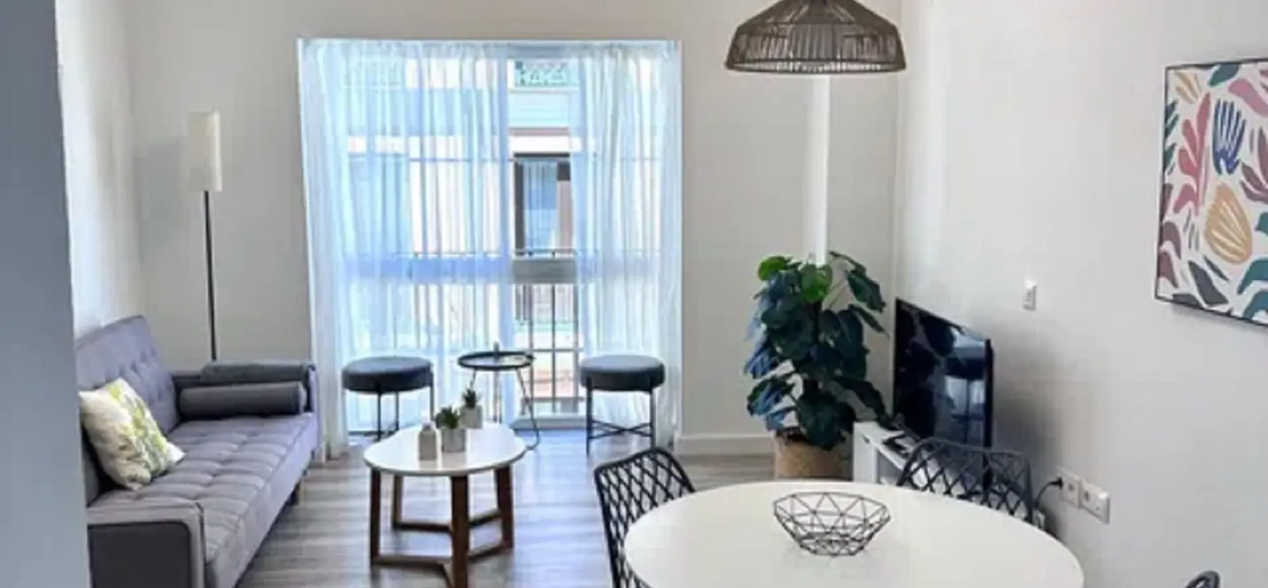 Sale of middle floor apartment in Málaga Centro 3