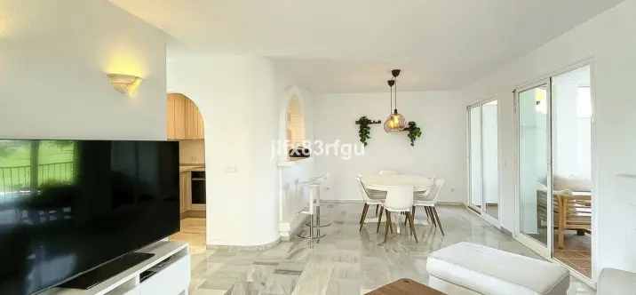 Sale of middle floor apartment in Mijas 0