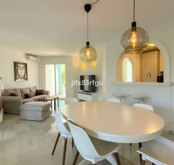 Sale of middle floor apartment in Mijas