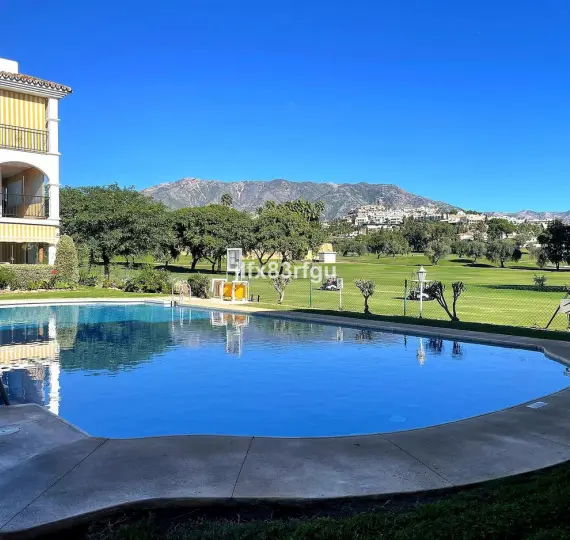 Sale of middle floor apartment in Mijas