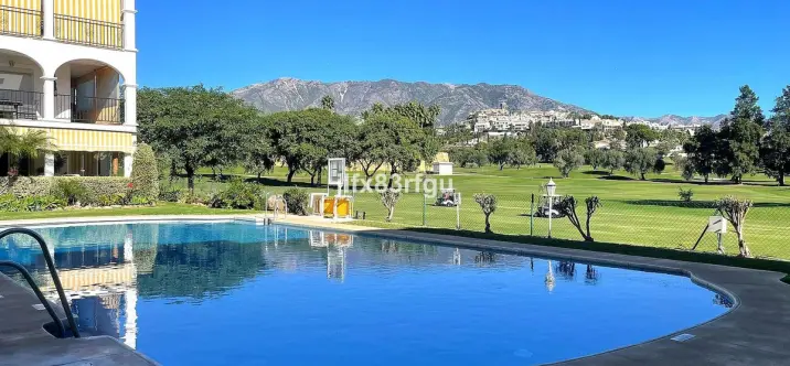 Sale of middle floor apartment in Mijas 2