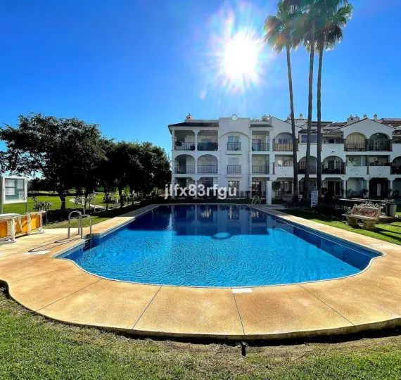 Sale of middle floor apartment in Mijas