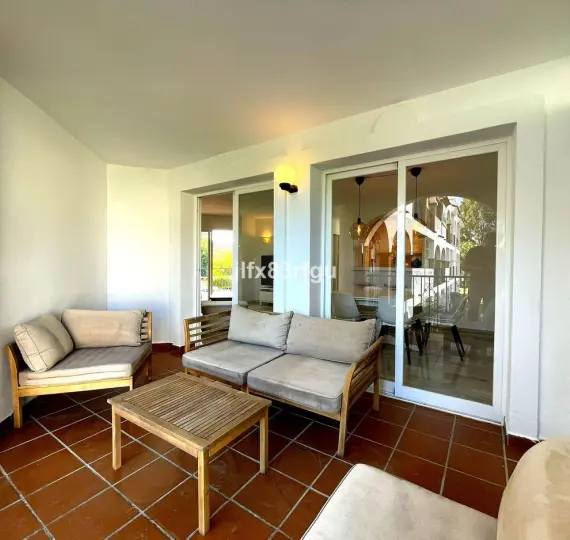 Sale of middle floor apartment in Mijas