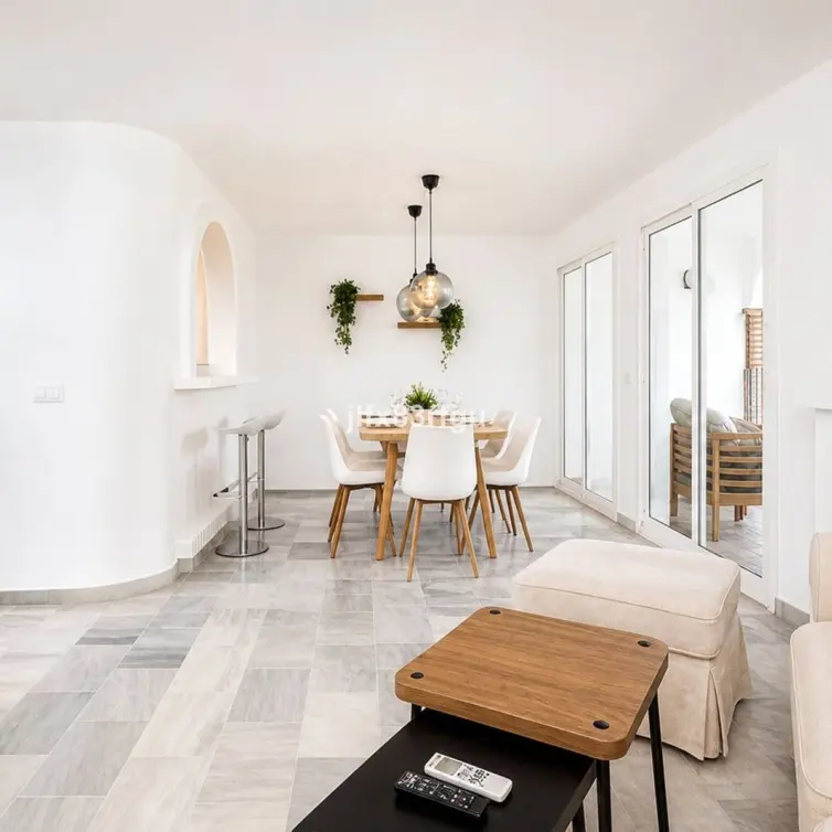 Sale of middle floor apartment in Mijas
