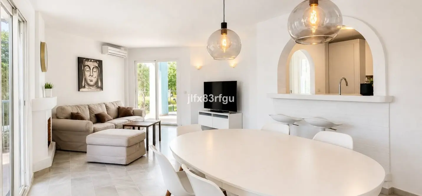 Sale of middle floor apartment in Mijas 1