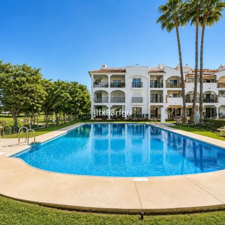 Sale of middle floor apartment in Mijas