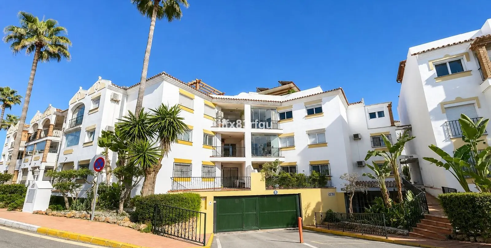 Sale of middle floor apartment in Mijas 19