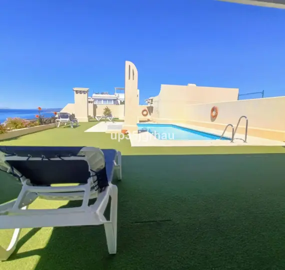Sale of middle floor apartment in Estepona