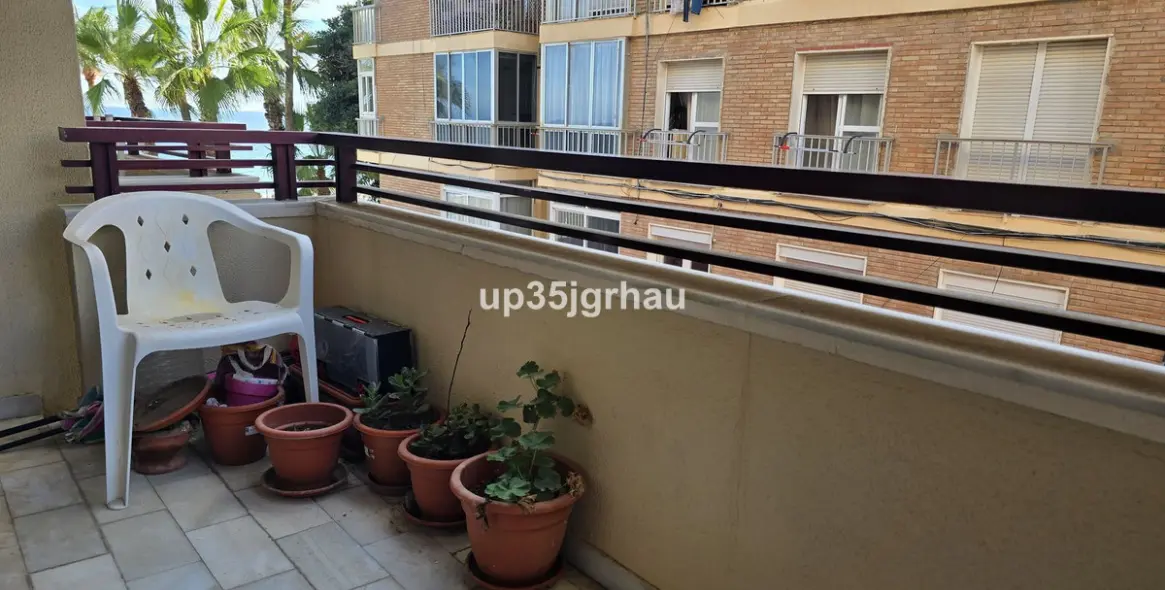 Sale of middle floor apartment in Estepona 4