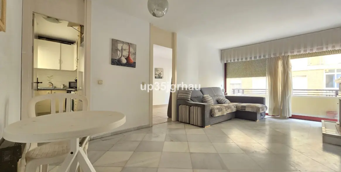 Sale of middle floor apartment in Estepona 8