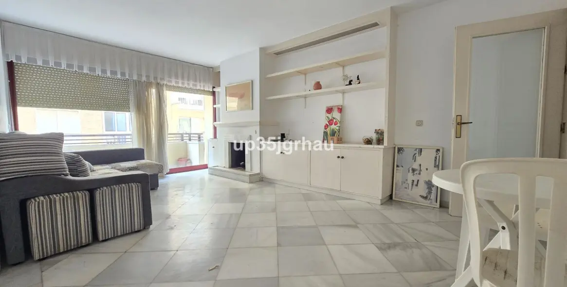 Sale of middle floor apartment in Estepona 9