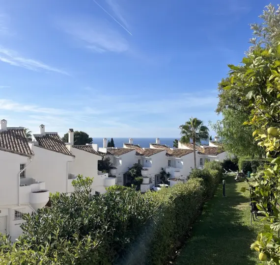 Sale of townhouse in Calahonda