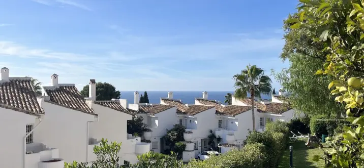 Sale of townhouse in Calahonda 0