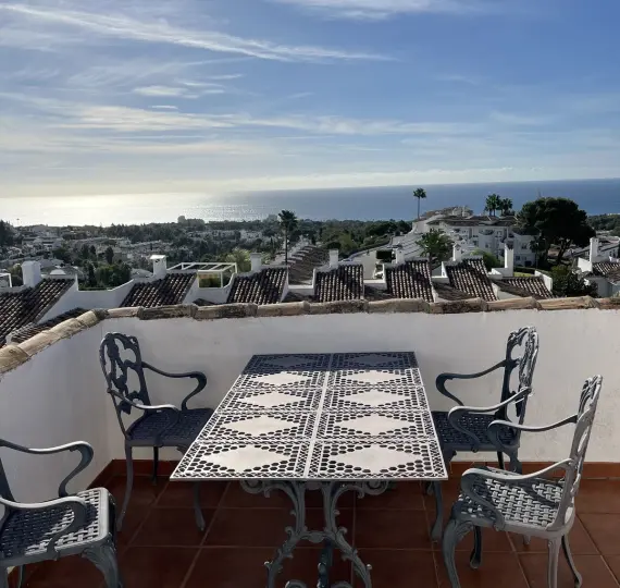 Sale of townhouse in Calahonda