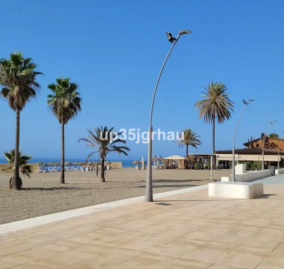 Продажа апартаментов на среднем этаже в Estepona