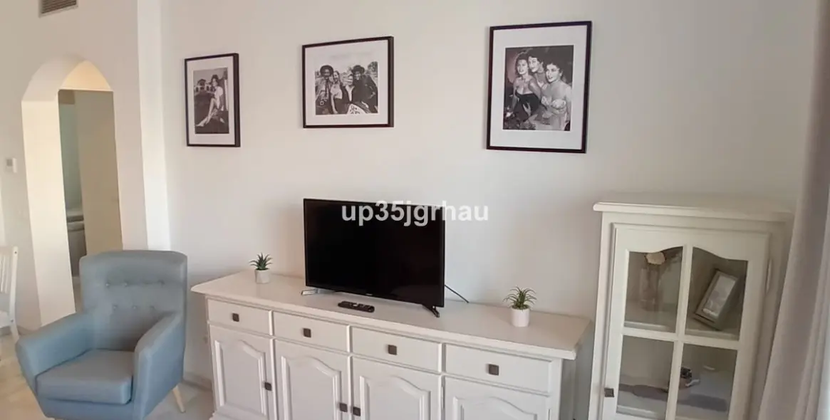 Продажа апартаментов на среднем этаже в Estepona 3