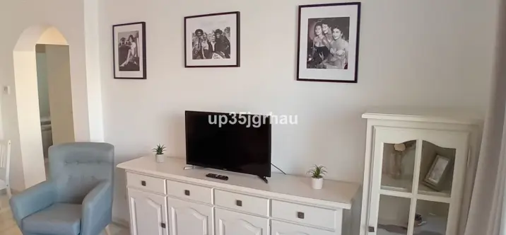 Продажа апартаментов на среднем этаже в Estepona 2