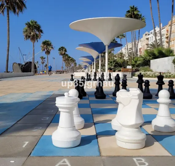 Продажа апартаментов на среднем этаже в Estepona