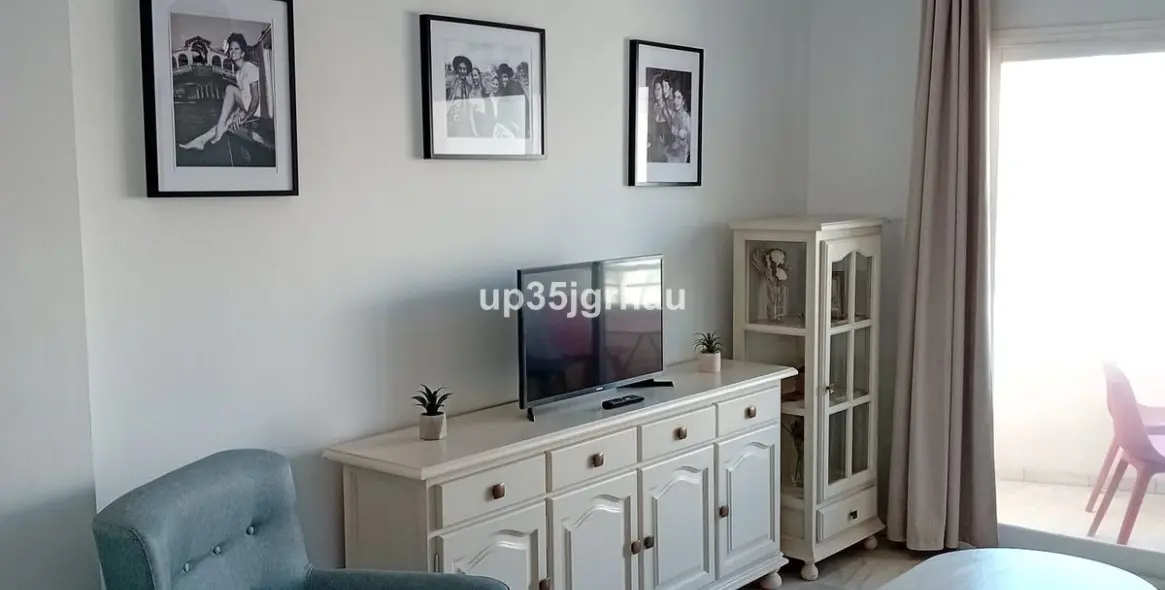 Продажа апартаментов на среднем этаже в Estepona 13