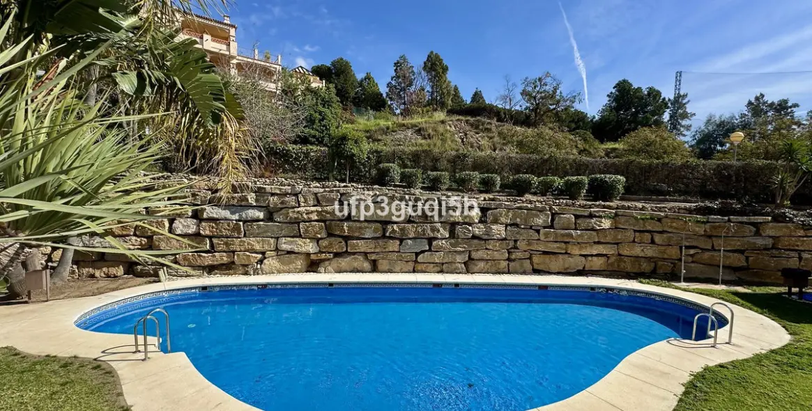 Sale of penthouse in Torrequebrada 33