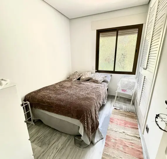 Sale of middle floor apartment in Elviria