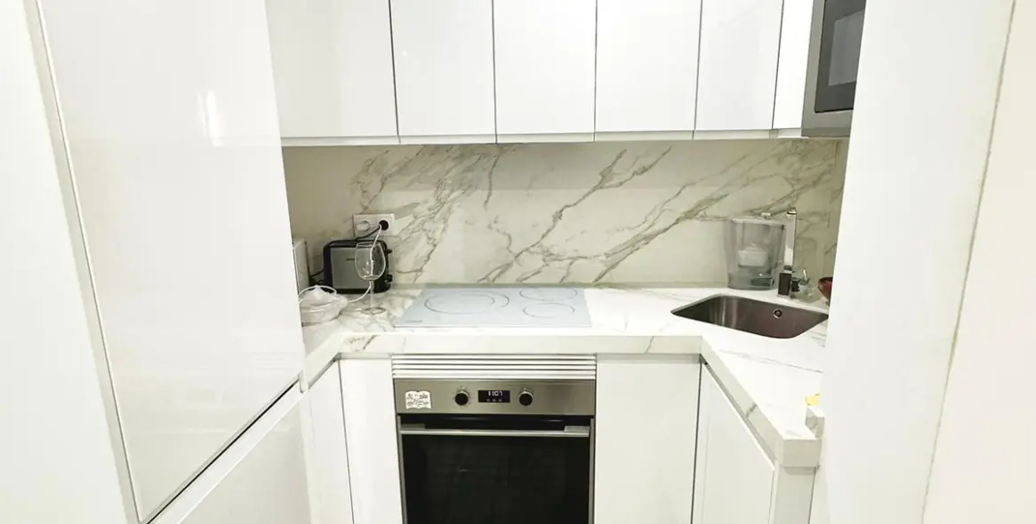 Sale of middle floor apartment in Elviria 7