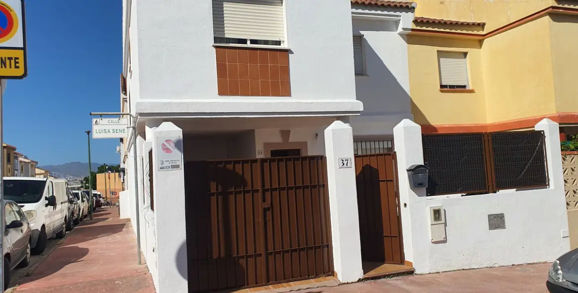 Sale of townhouse in Churriana 2