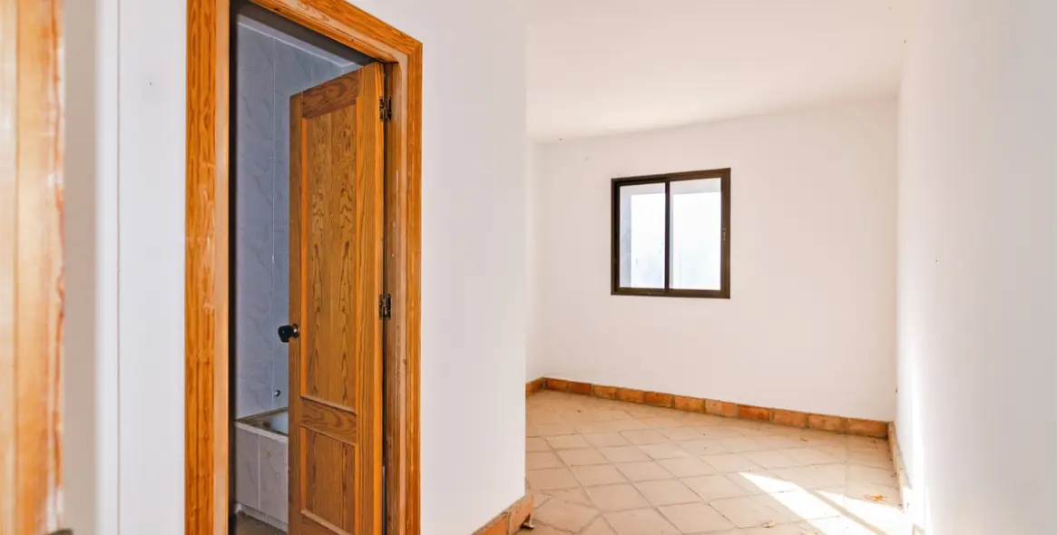 Sale of detached villa in La Viñuela 25