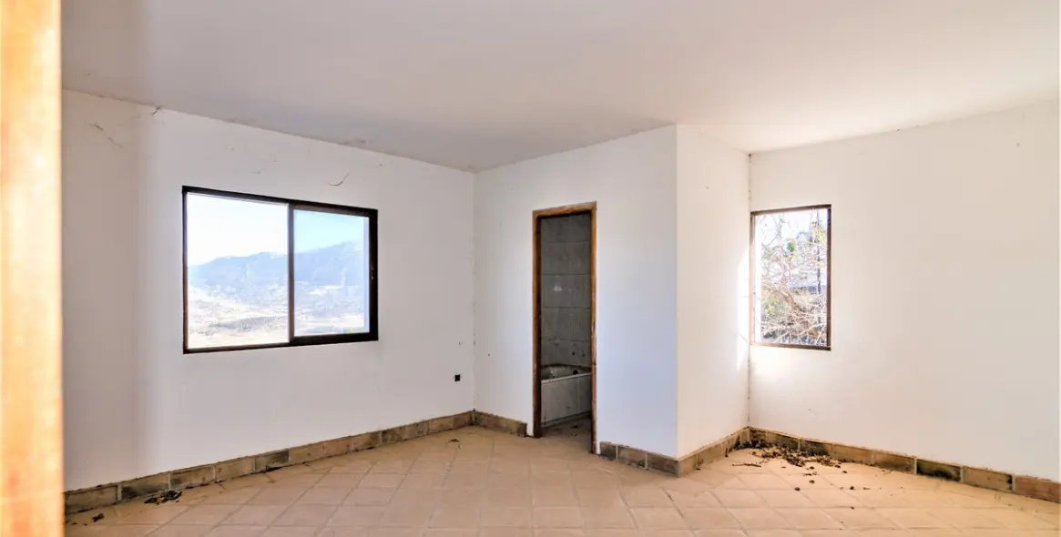 Sale of detached villa in La Viñuela 26