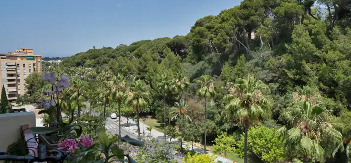 Sale of middle floor apartment in Marbella 0