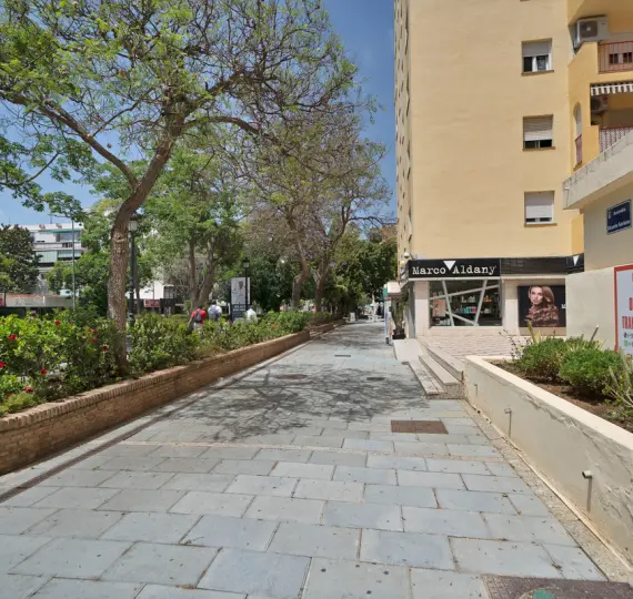 Sale of middle floor apartment in Marbella