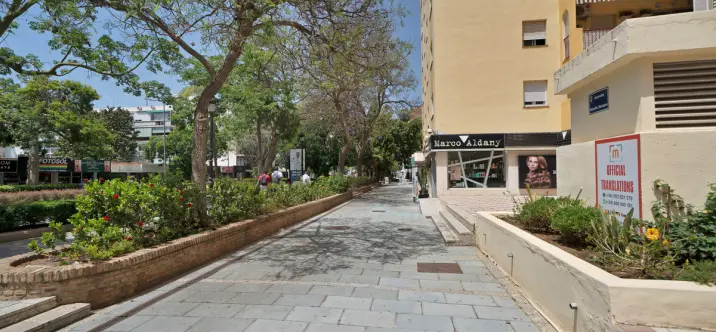 Sale of middle floor apartment in Marbella 1