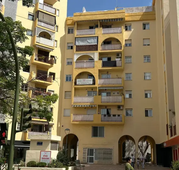 Sale of middle floor apartment in Marbella
