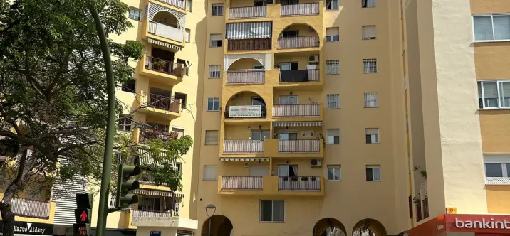 Sale of middle floor apartment in Marbella 2