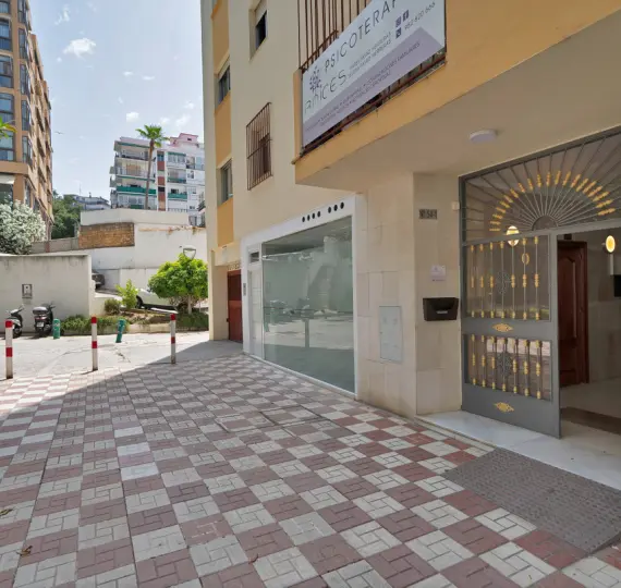 Sale of middle floor apartment in Marbella