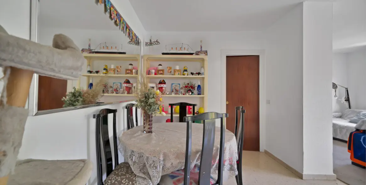 Sale of middle floor apartment in Marbella 10