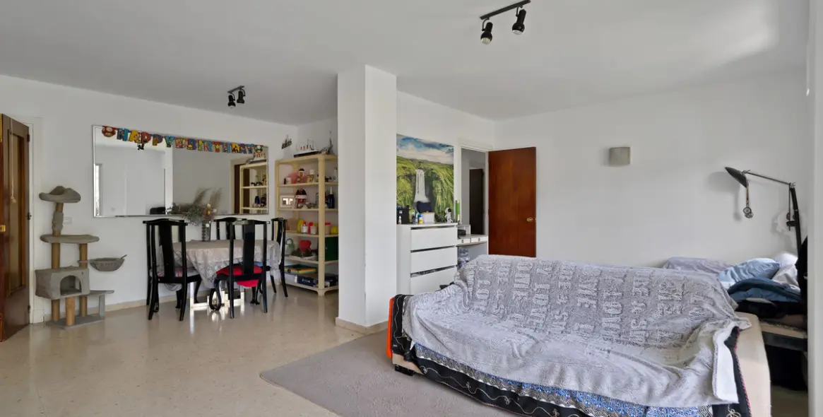 Sale of middle floor apartment in Marbella 12