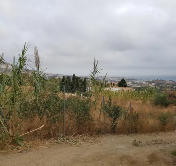 Продажа  жилого участка в Benalmadena Pueblo