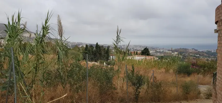 Продажа  жилого участка в Benalmadena Pueblo 0
